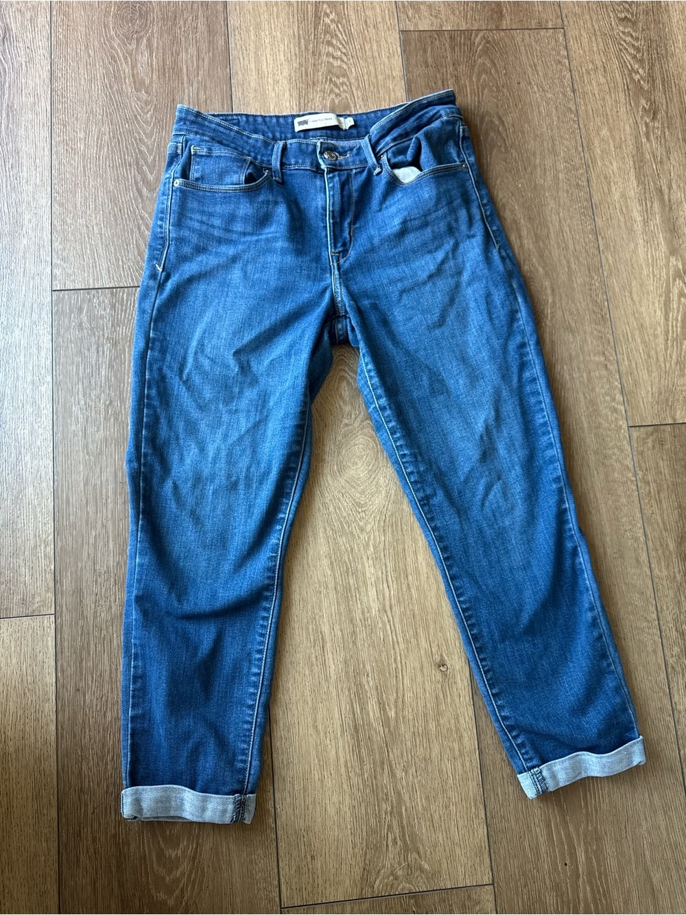 Levi's Women's Skinny Jeans in Medium Blue